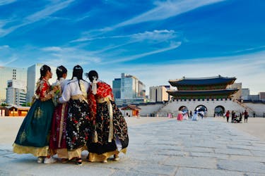 Traditionele hanbok-verhuur in Seoul met ticket voor het koninklijk paleis
